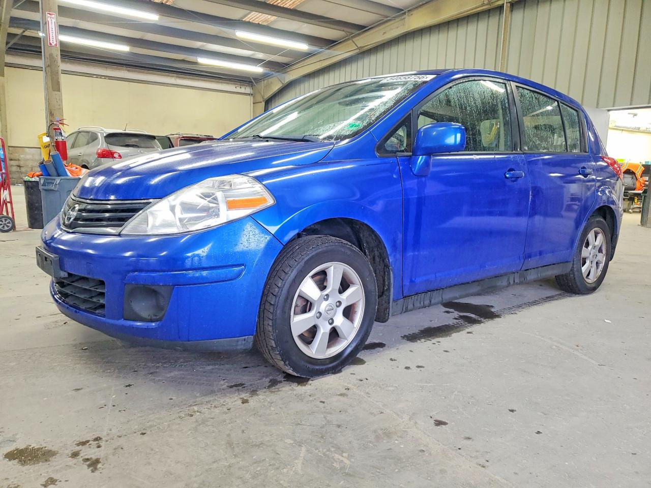 Salvage Nissan Versa Image