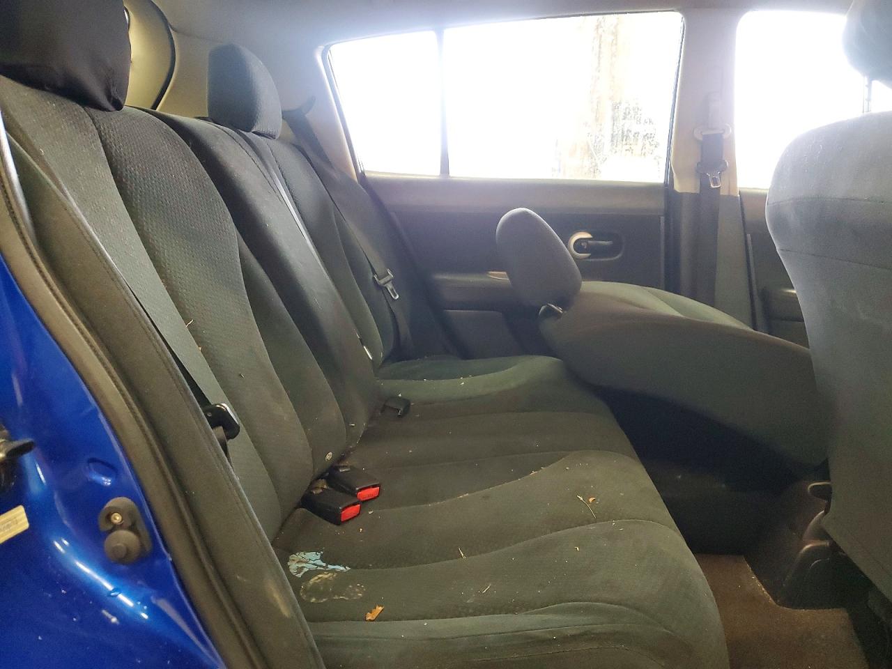 Nissan Versa 1.8 S