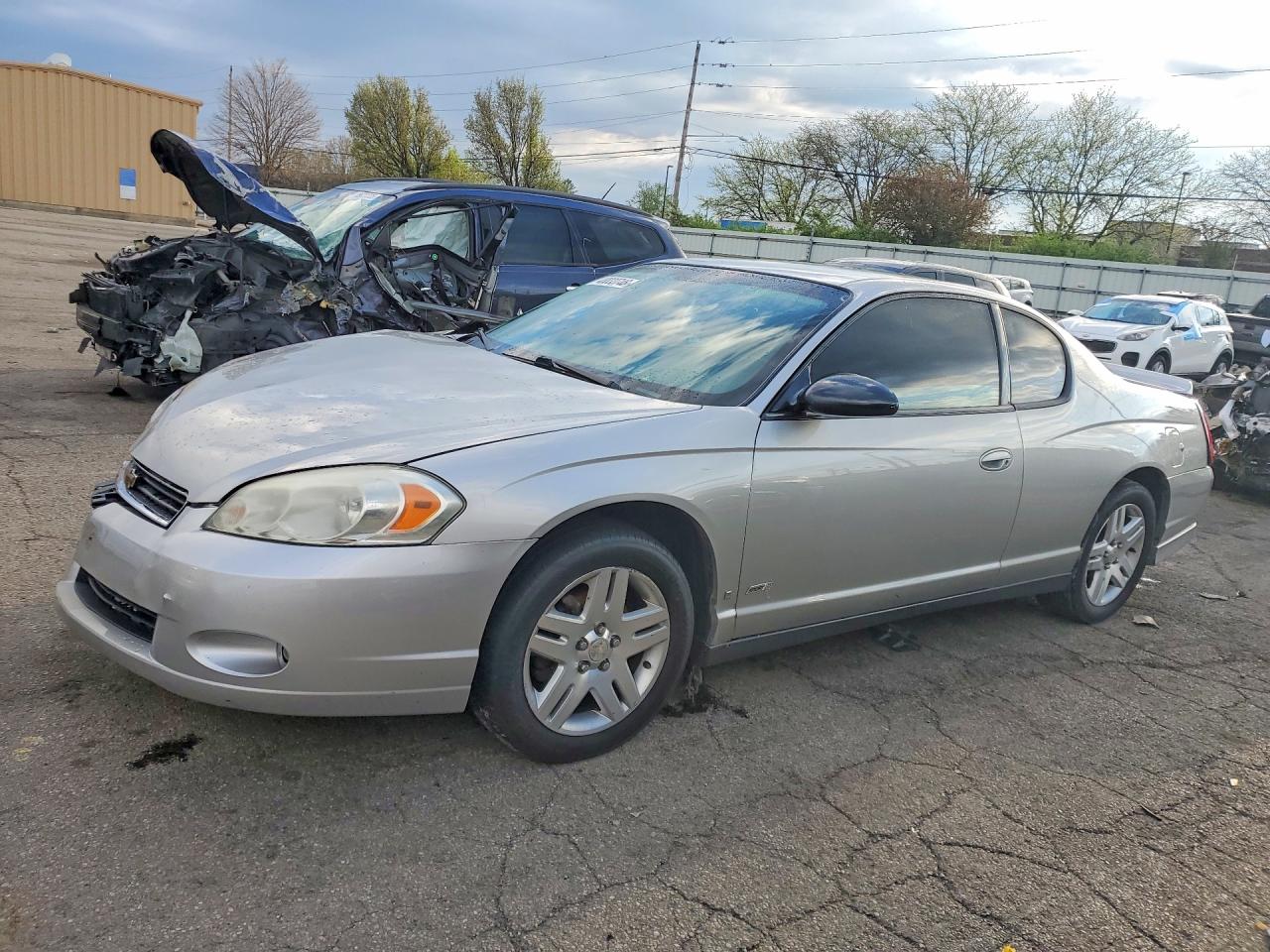 Salvage Chevrolet Monte Carlo Image