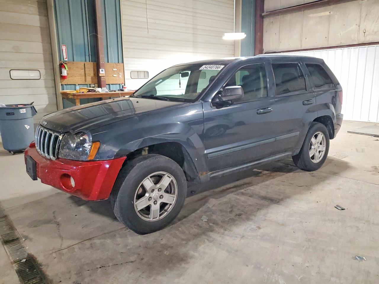 Salvage Jeep Grand Cherokee Image
