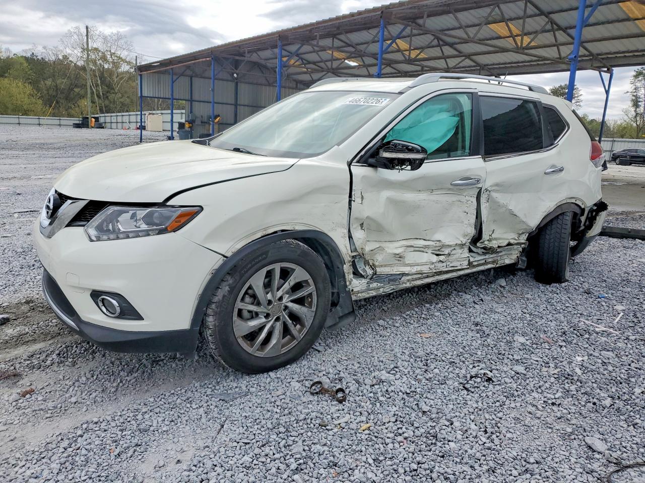 Salvage Nissan Rogue Image