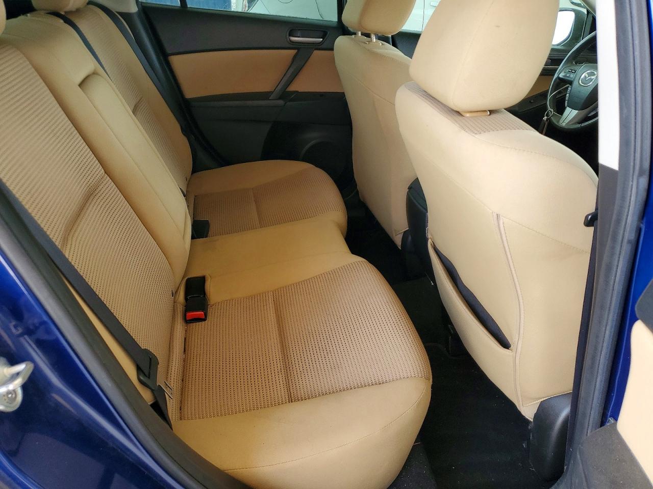 Mazda 3 I
