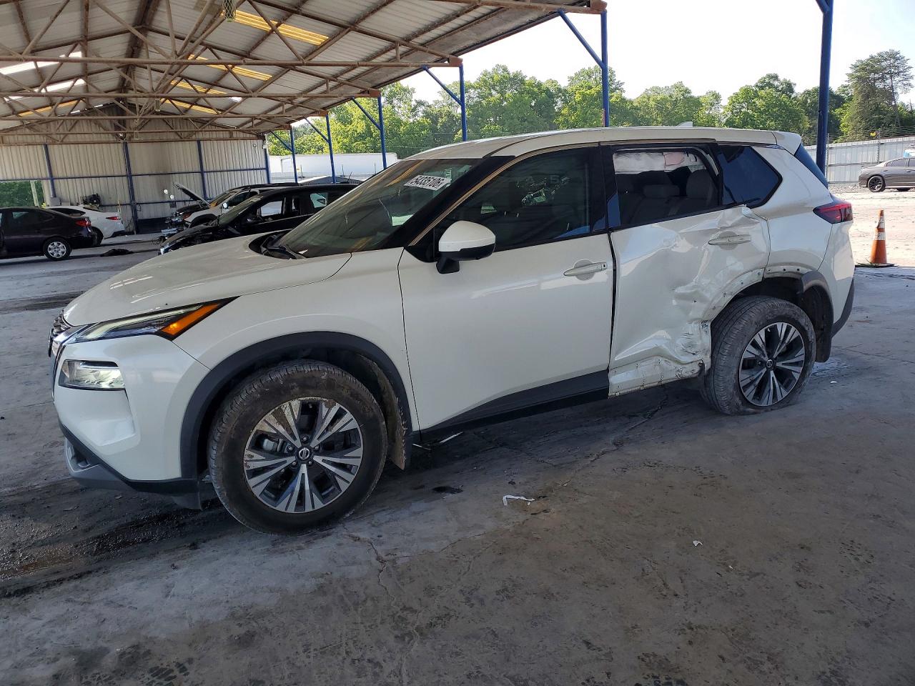 Salvage Nissan Rogue Image