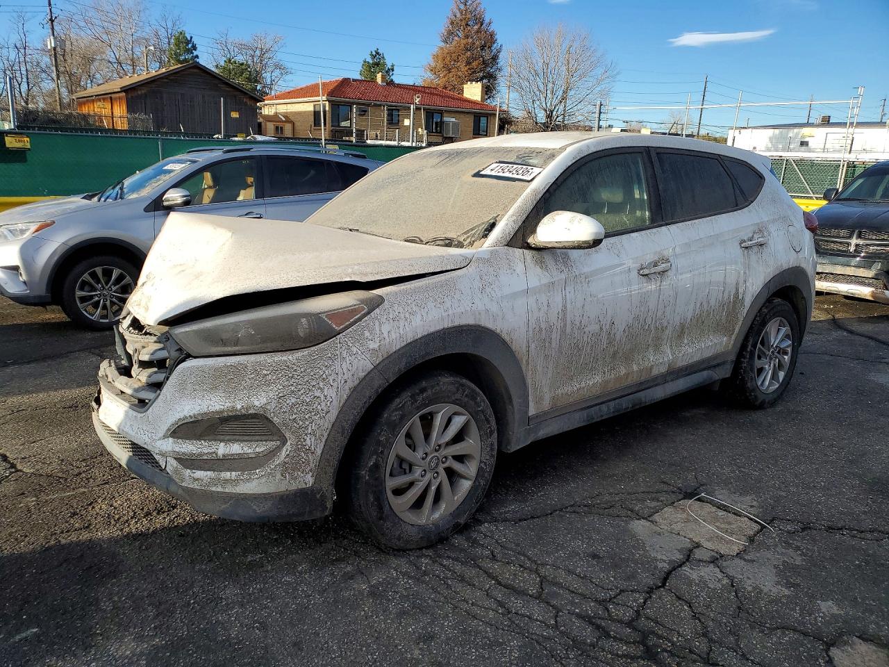 Salvage Hyundai TUCSON Image