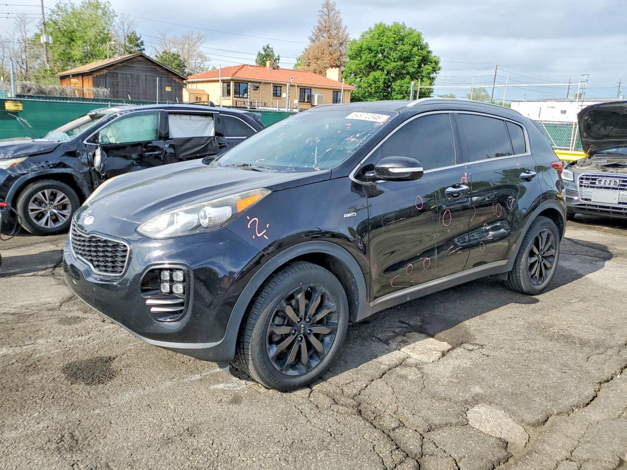 Salvage Kia Sportage Image