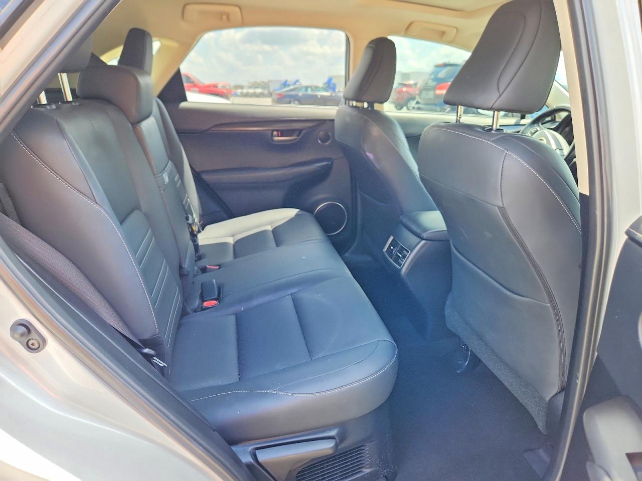 Lexus NX Base