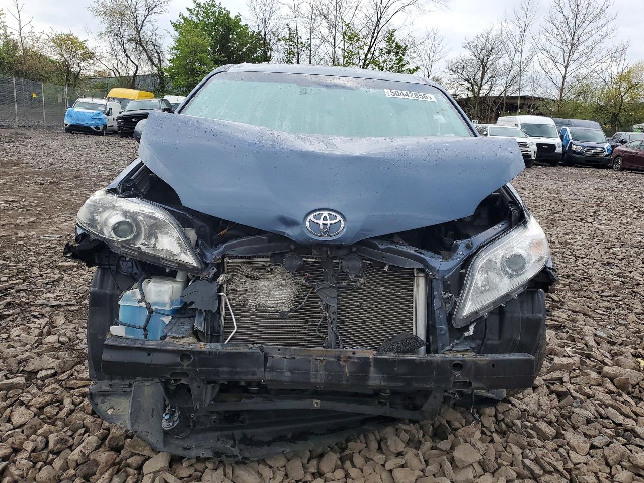 Toyota Sienna Xle 8-passenger