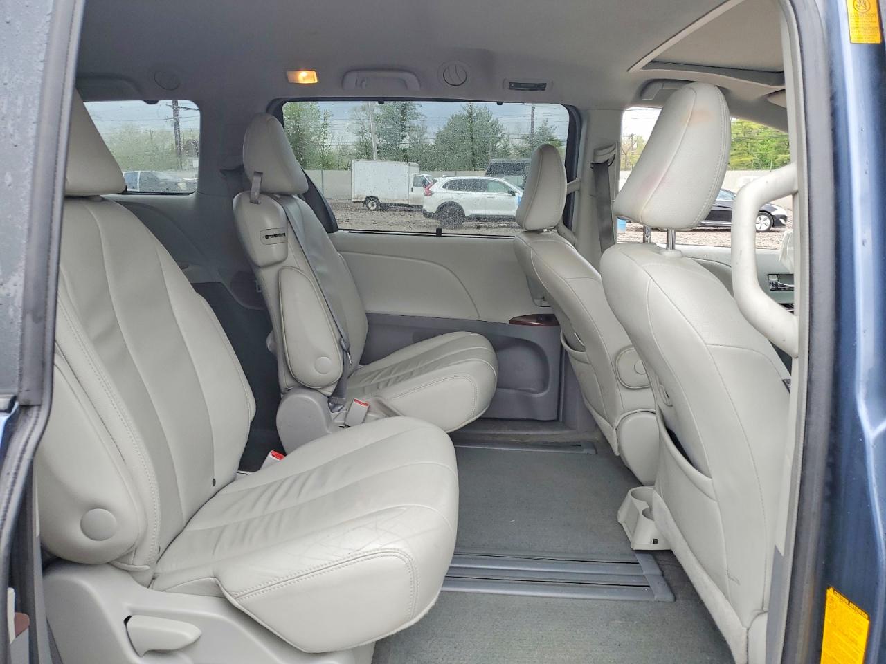 Toyota Sienna Xle 8-passenger