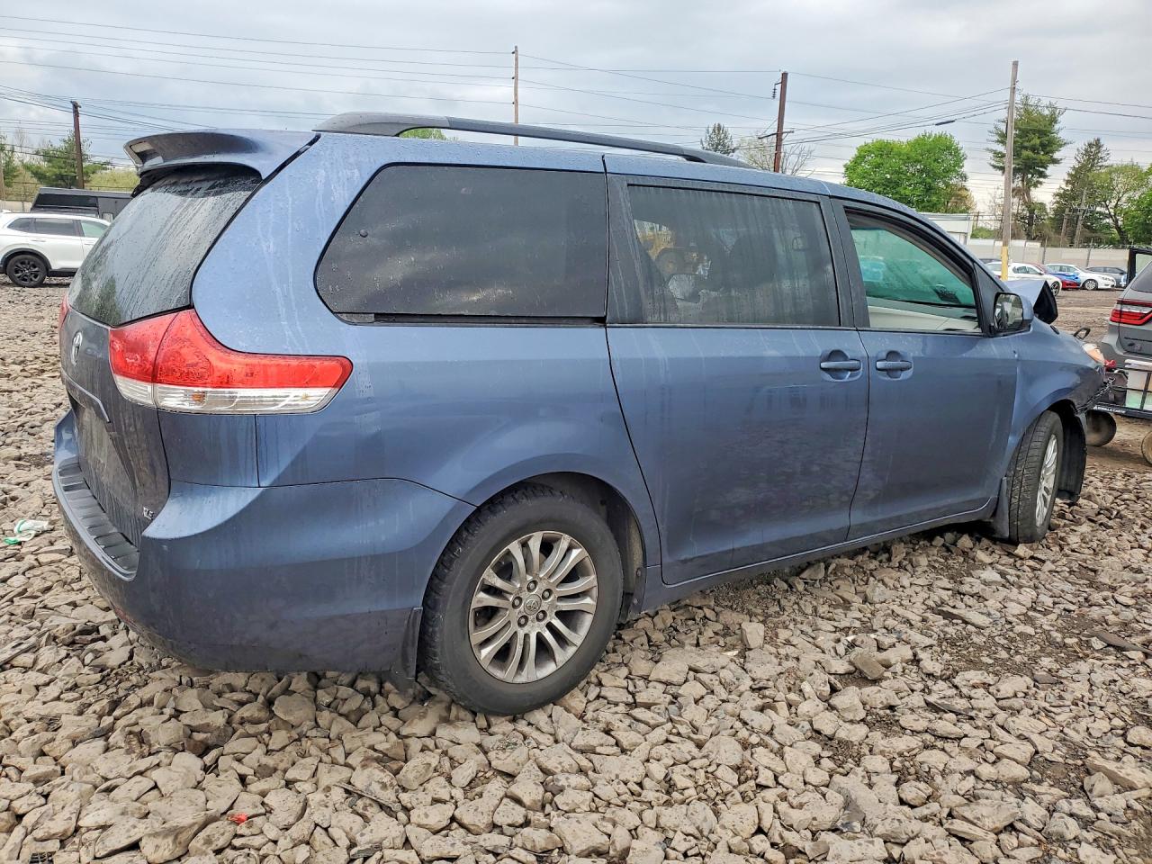 Toyota Sienna Xle 8-passenger