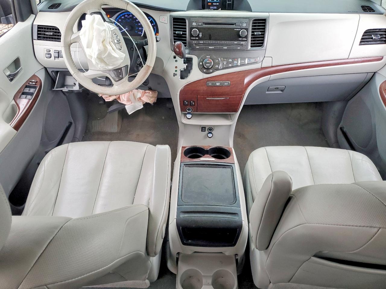 Toyota Sienna Xle 8-passenger