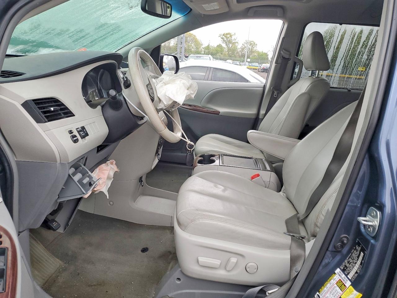 Toyota Sienna Xle 8-passenger