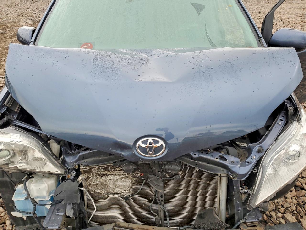 Toyota Sienna Xle 8-passenger