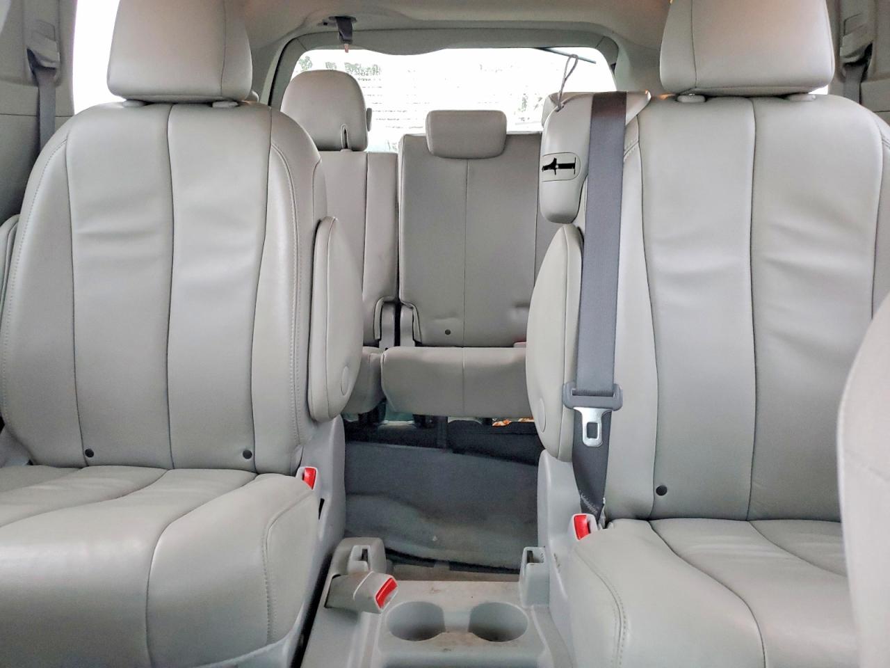 Toyota Sienna Xle 8-passenger