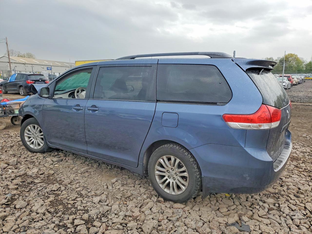 Toyota Sienna Xle 8-passenger