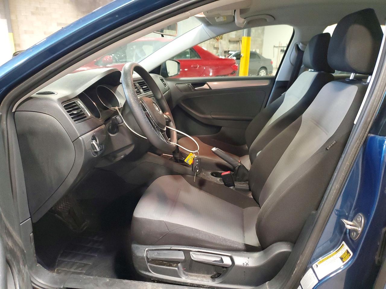 Volkswagen Jetta S