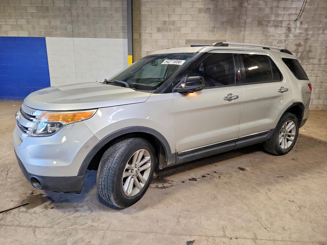 Salvage Ford Explorer Image