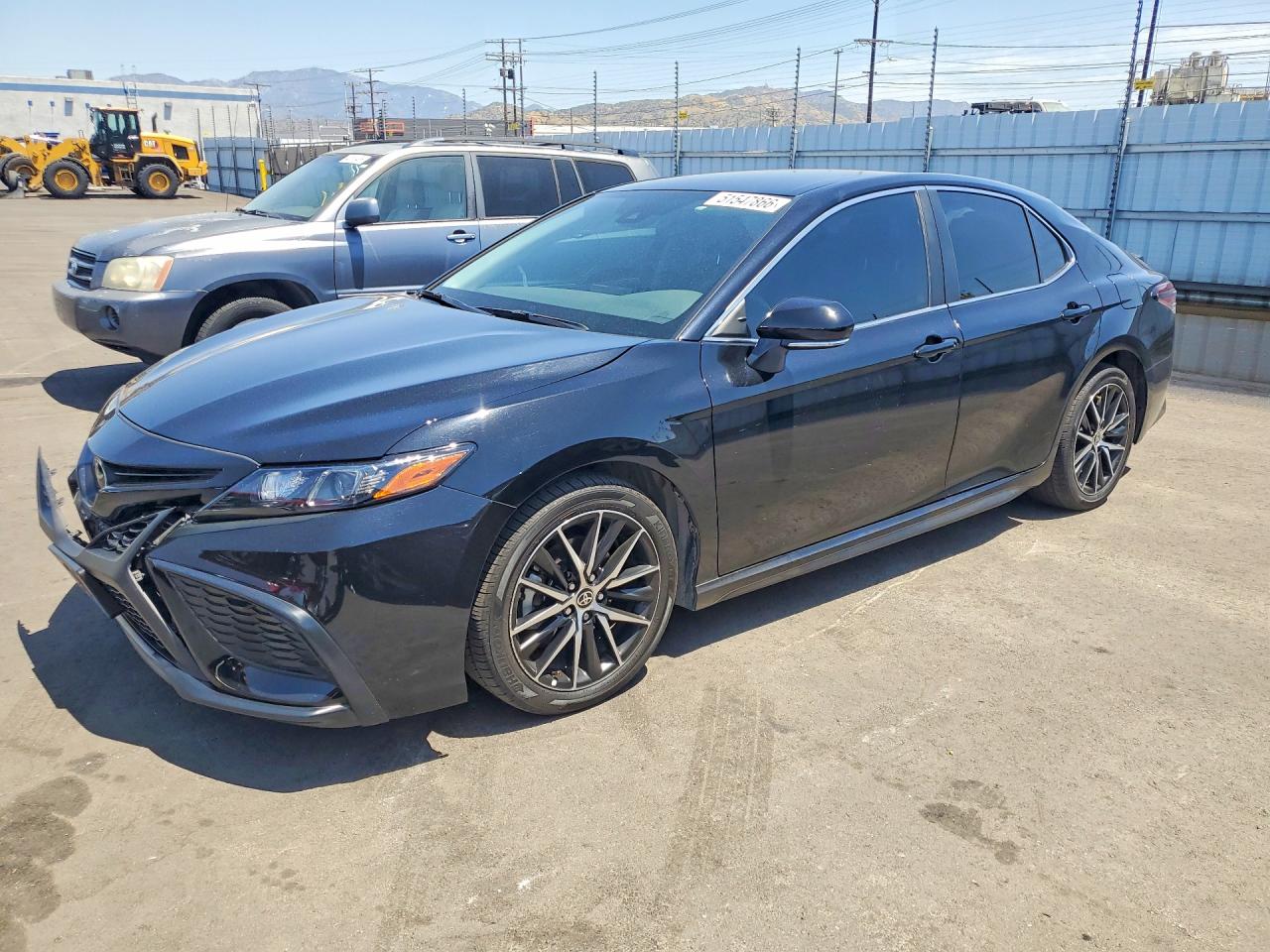Salvage Toyota Camry Image
