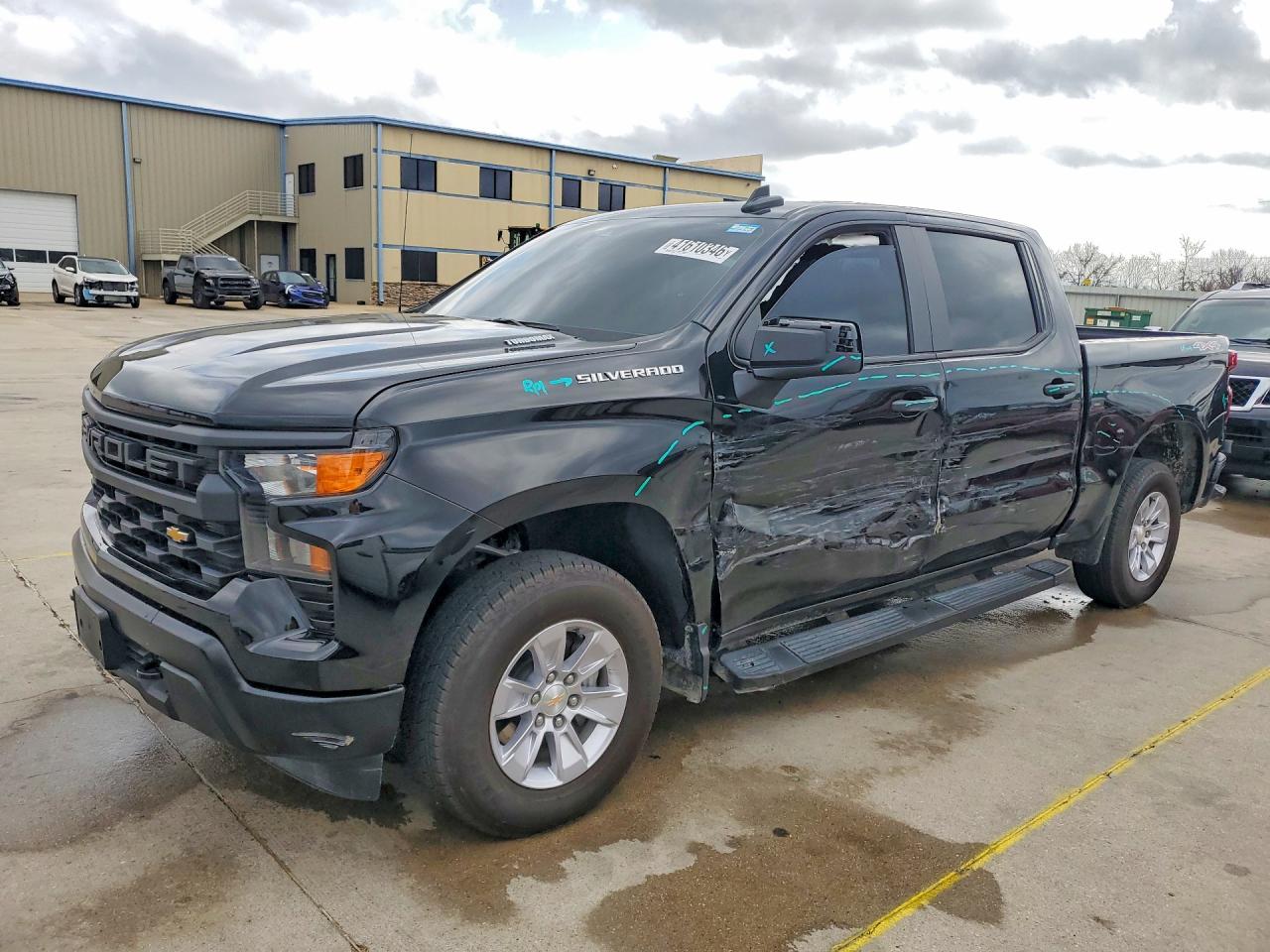 Salvage Chevrolet Silverado Image