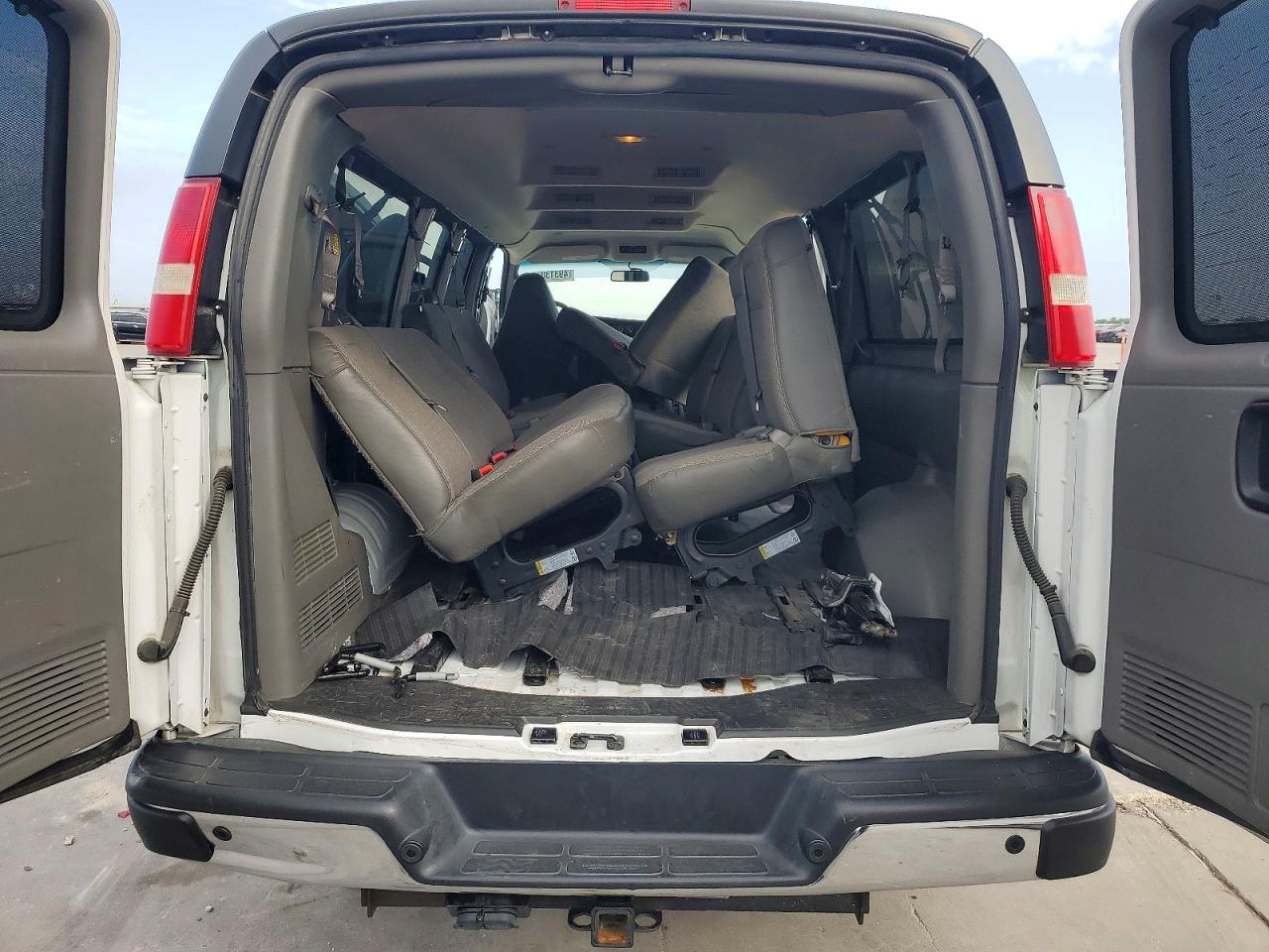 Chevrolet Express Ls