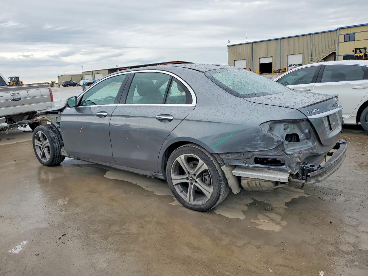 Mercedes-Benz E-Class 300