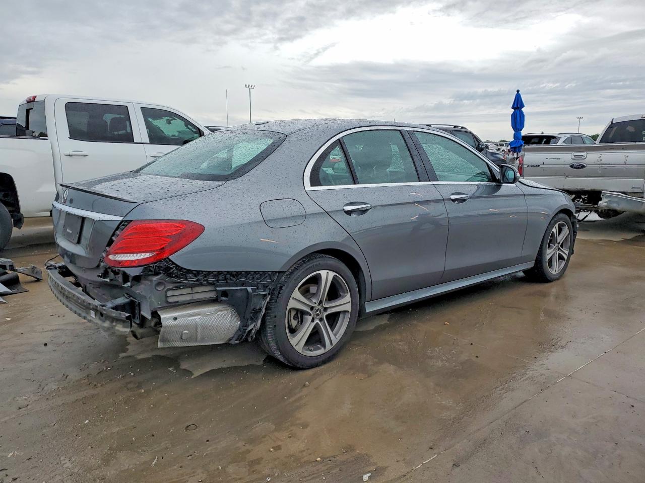 Mercedes-Benz E-Class 300