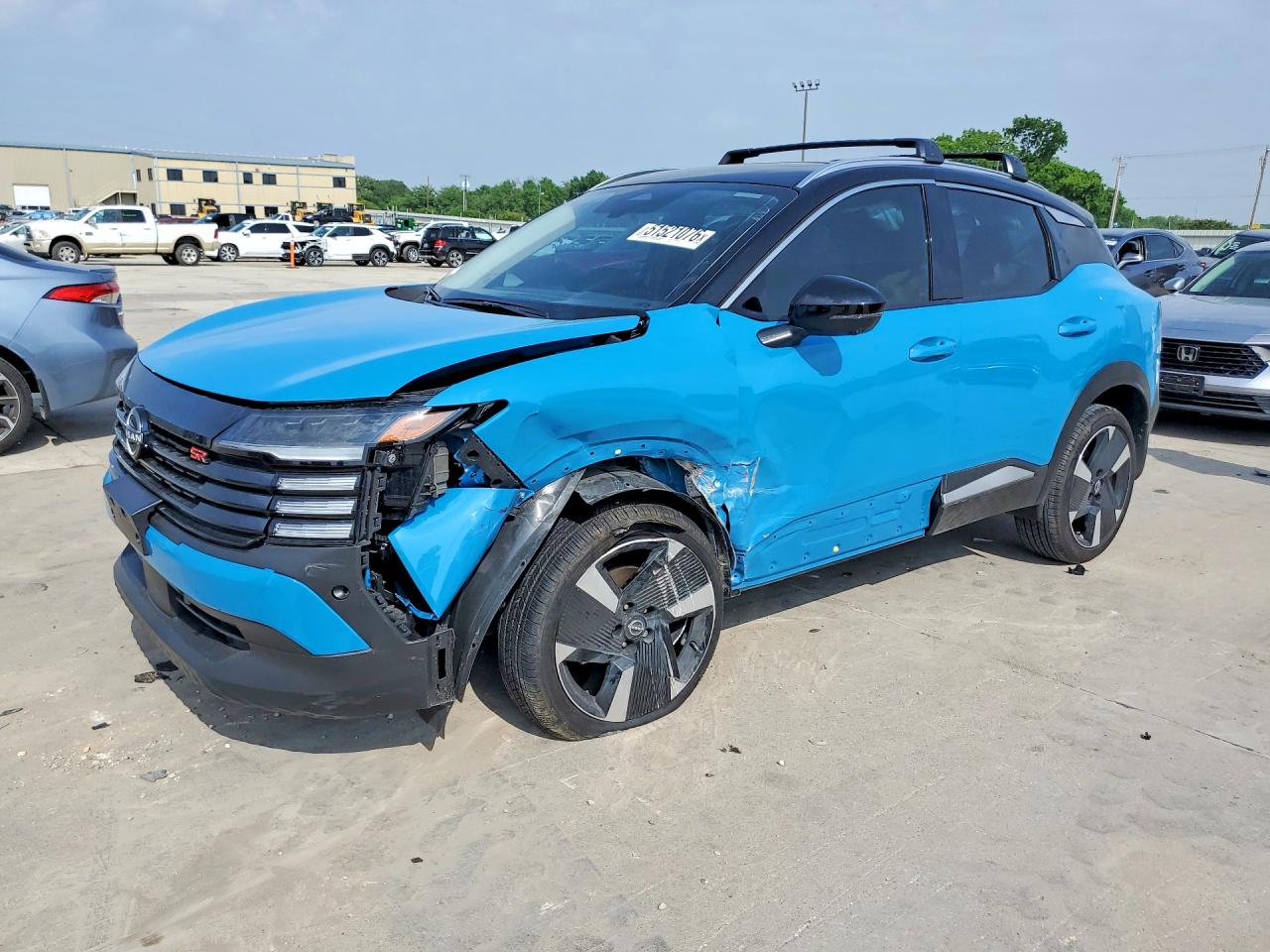 Salvage Nissan Kicks Image