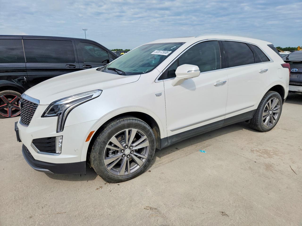 Salvage Cadillac XT5 Image