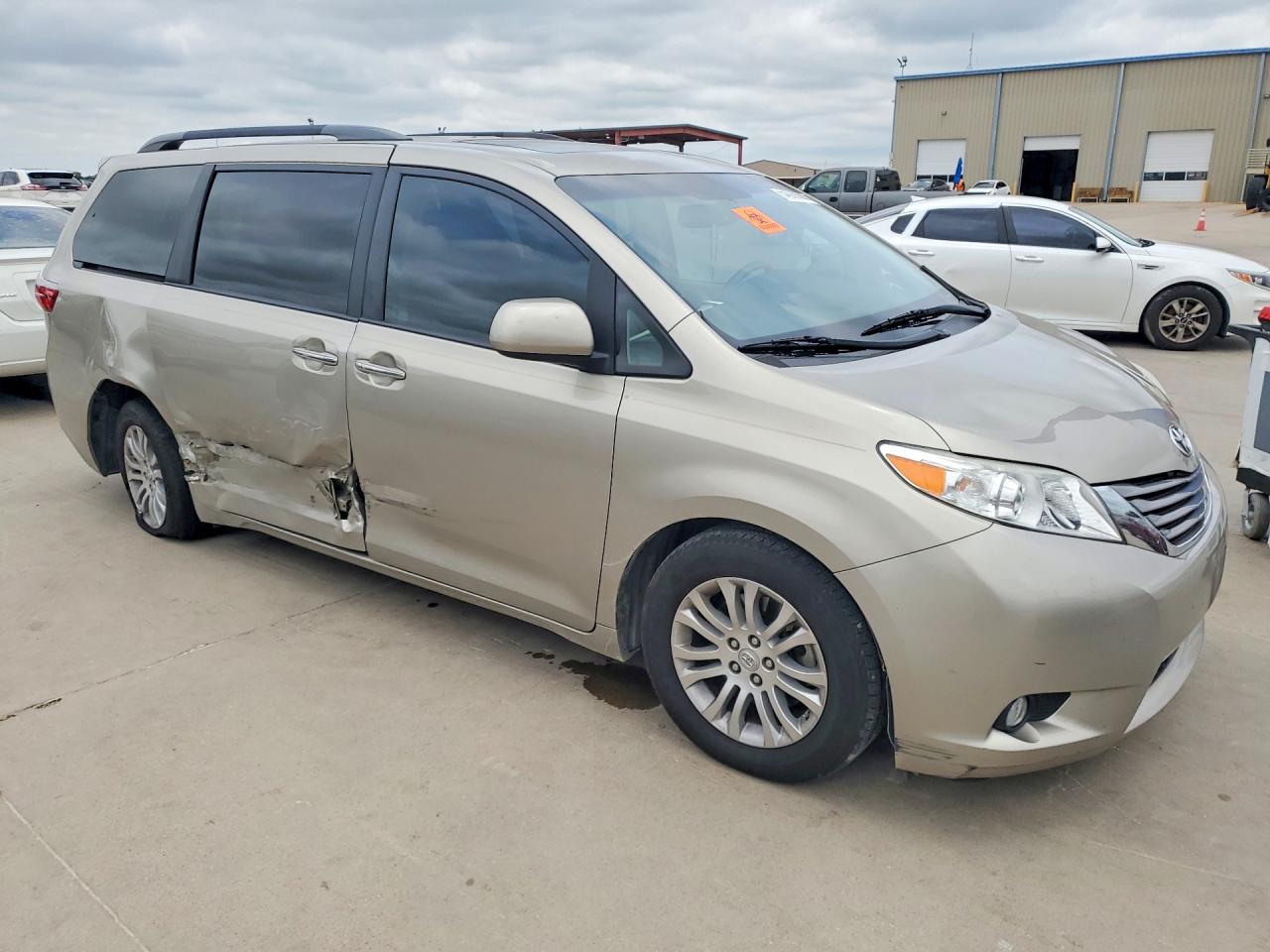 Toyota Sienna Xle 8-passenger