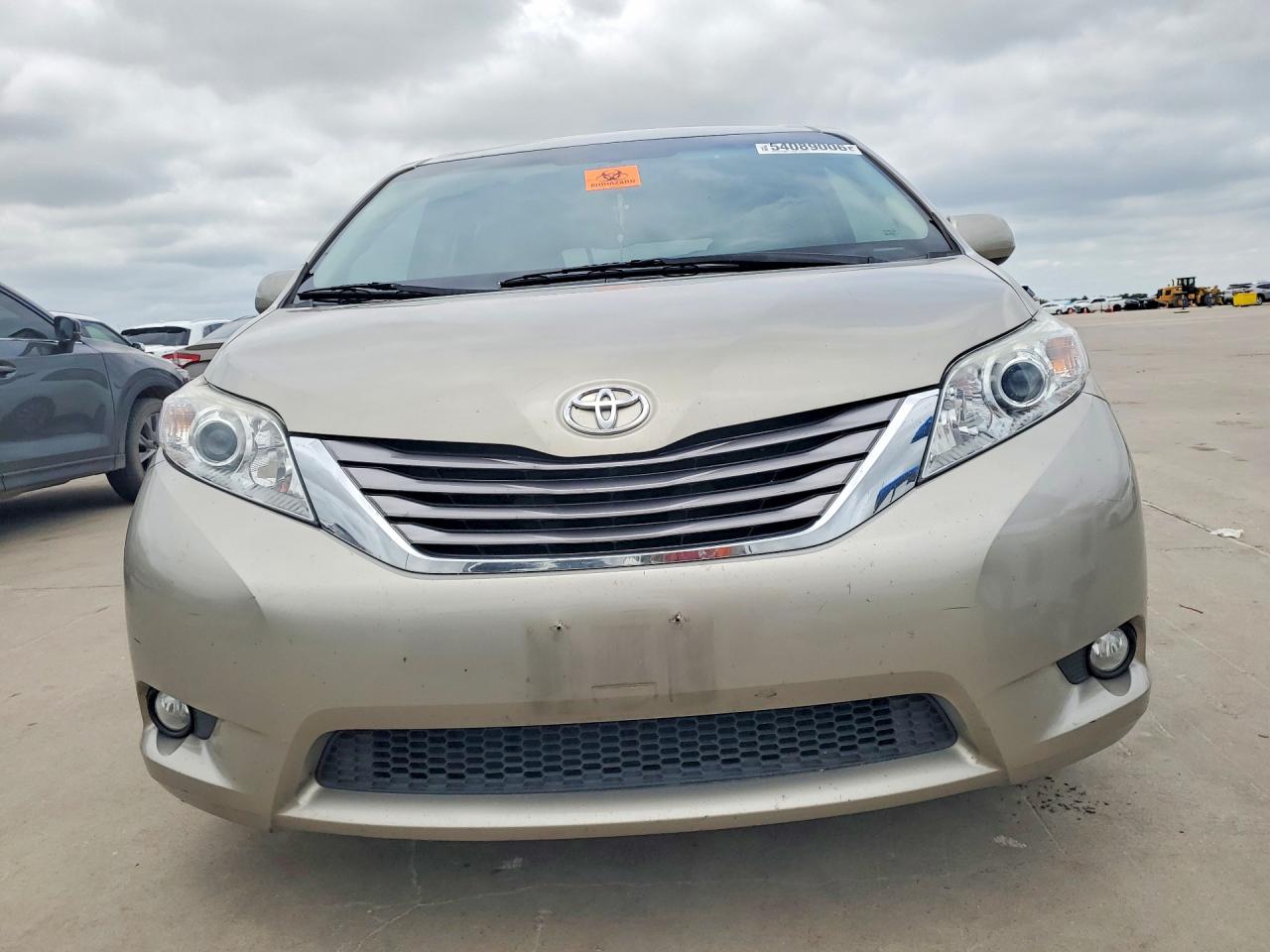 Toyota Sienna Xle 8-passenger