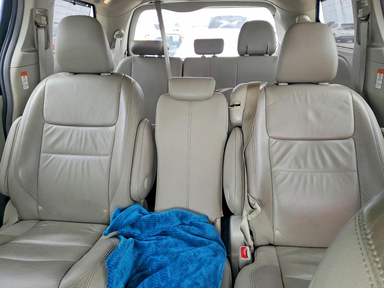 Toyota Sienna Xle 8-passenger