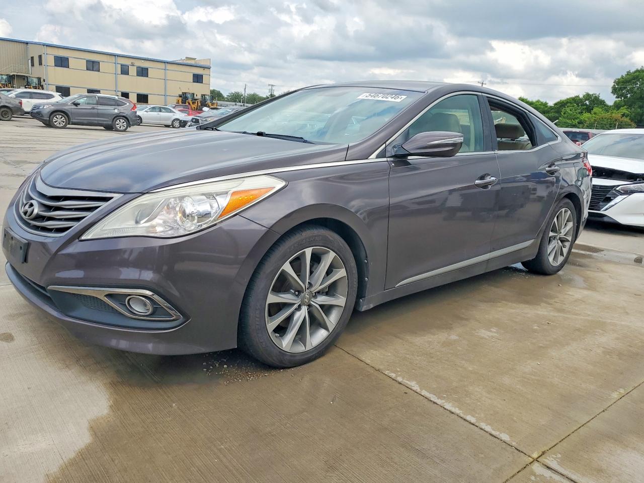 Salvage Hyundai Azera Image