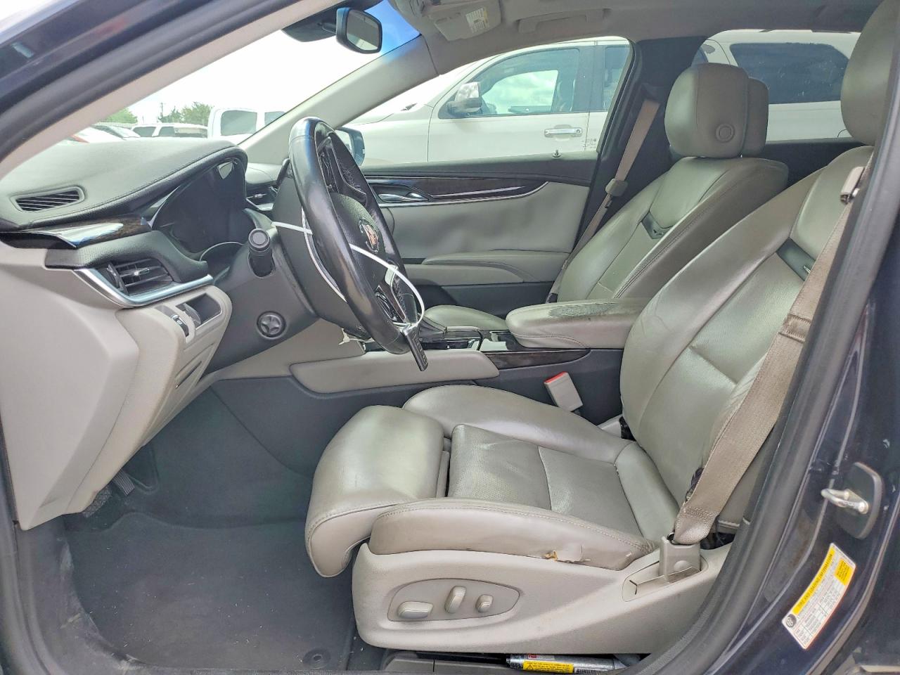 Cadillac XTS Luxury Collection