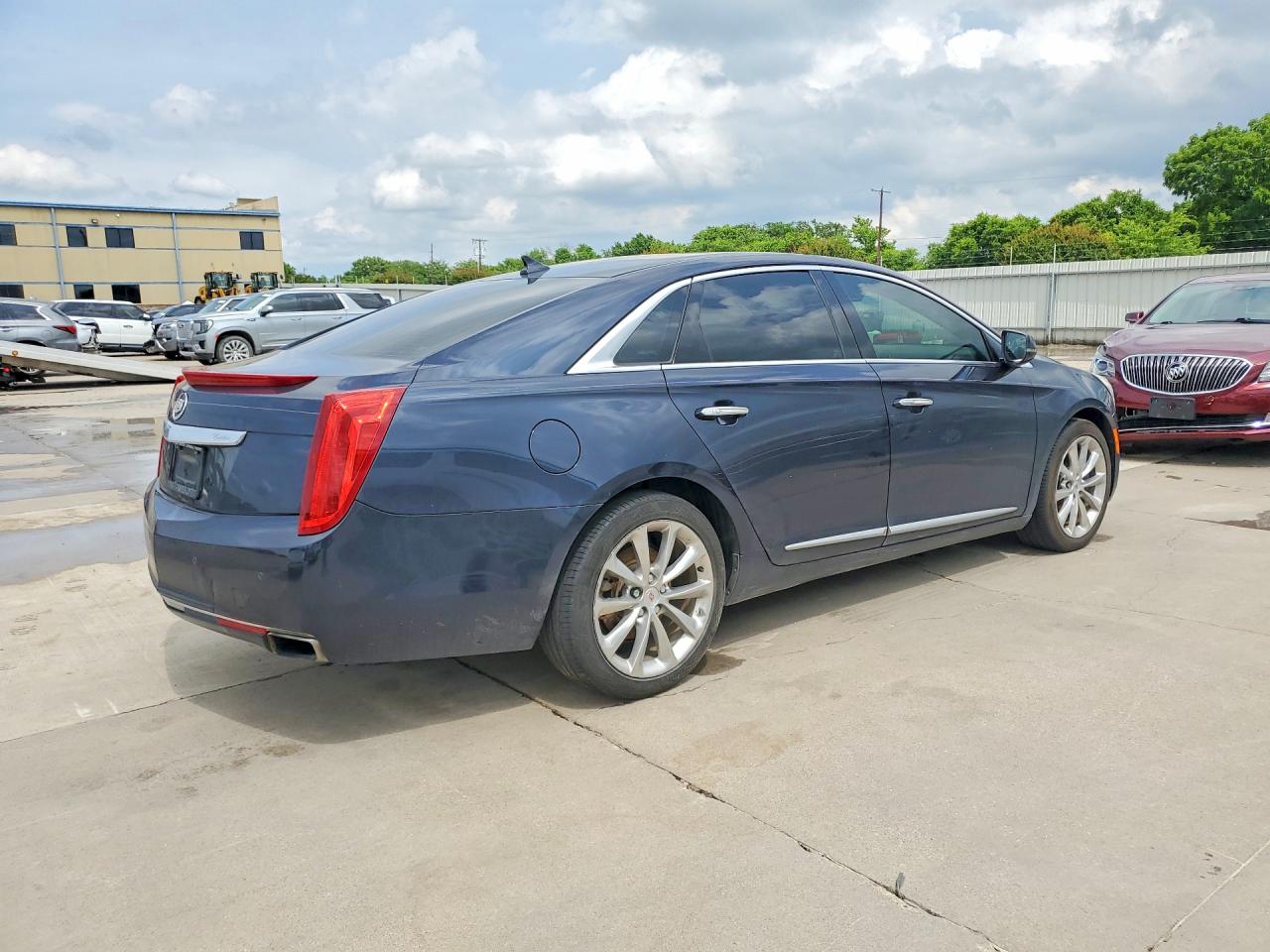 Cadillac XTS Luxury Collection