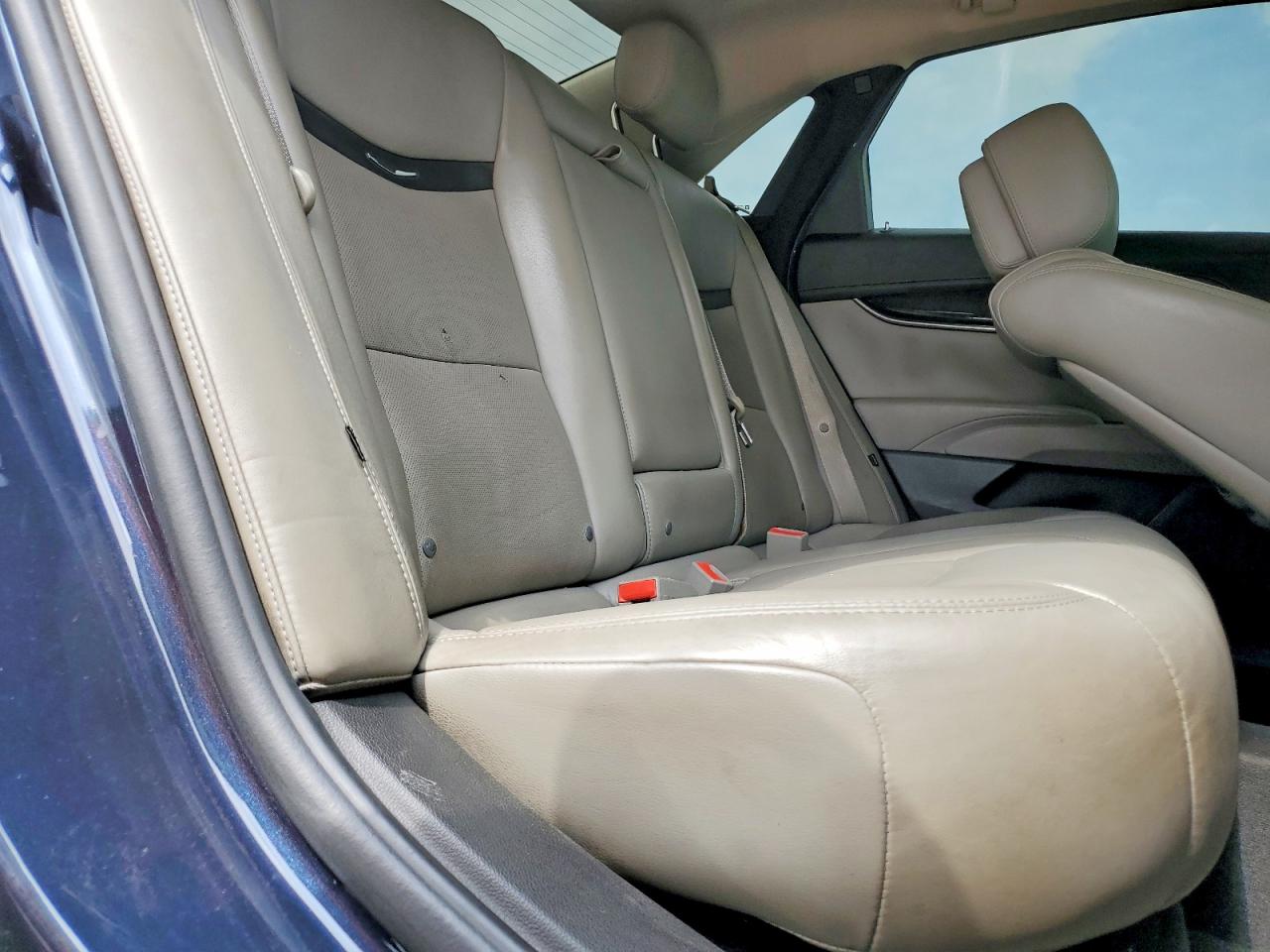 Cadillac XTS Luxury Collection