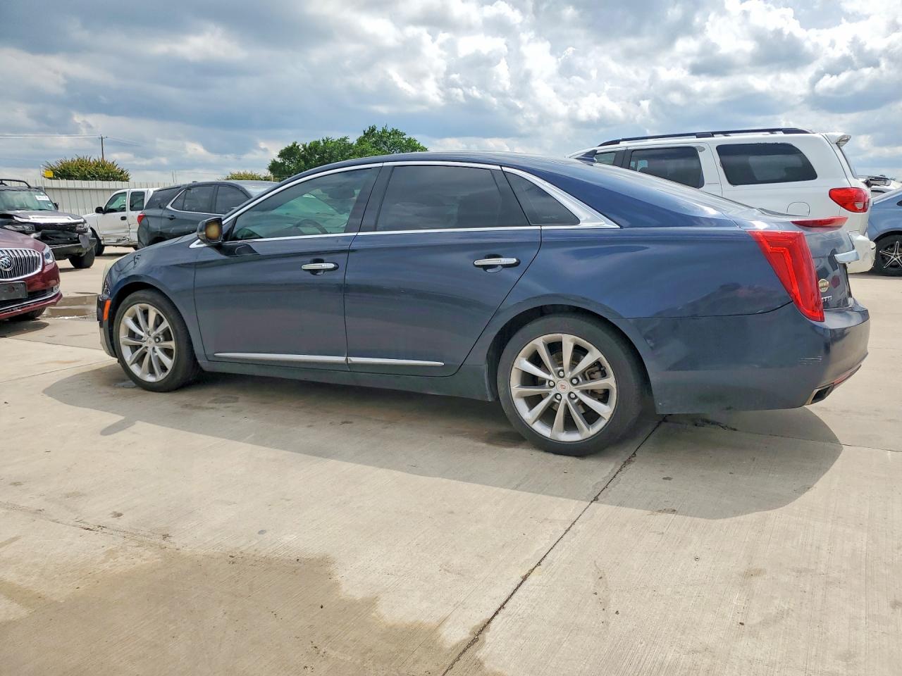 Cadillac XTS Luxury Collection
