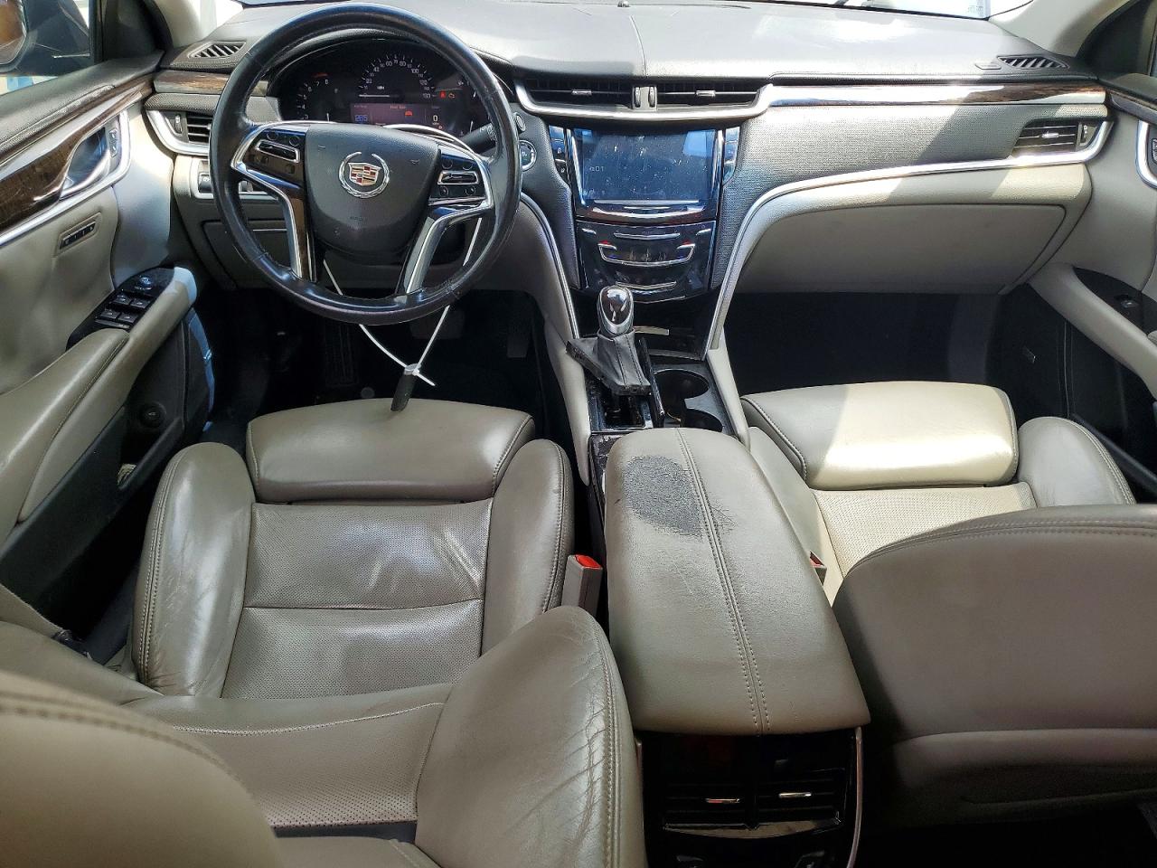 Cadillac XTS Luxury Collection