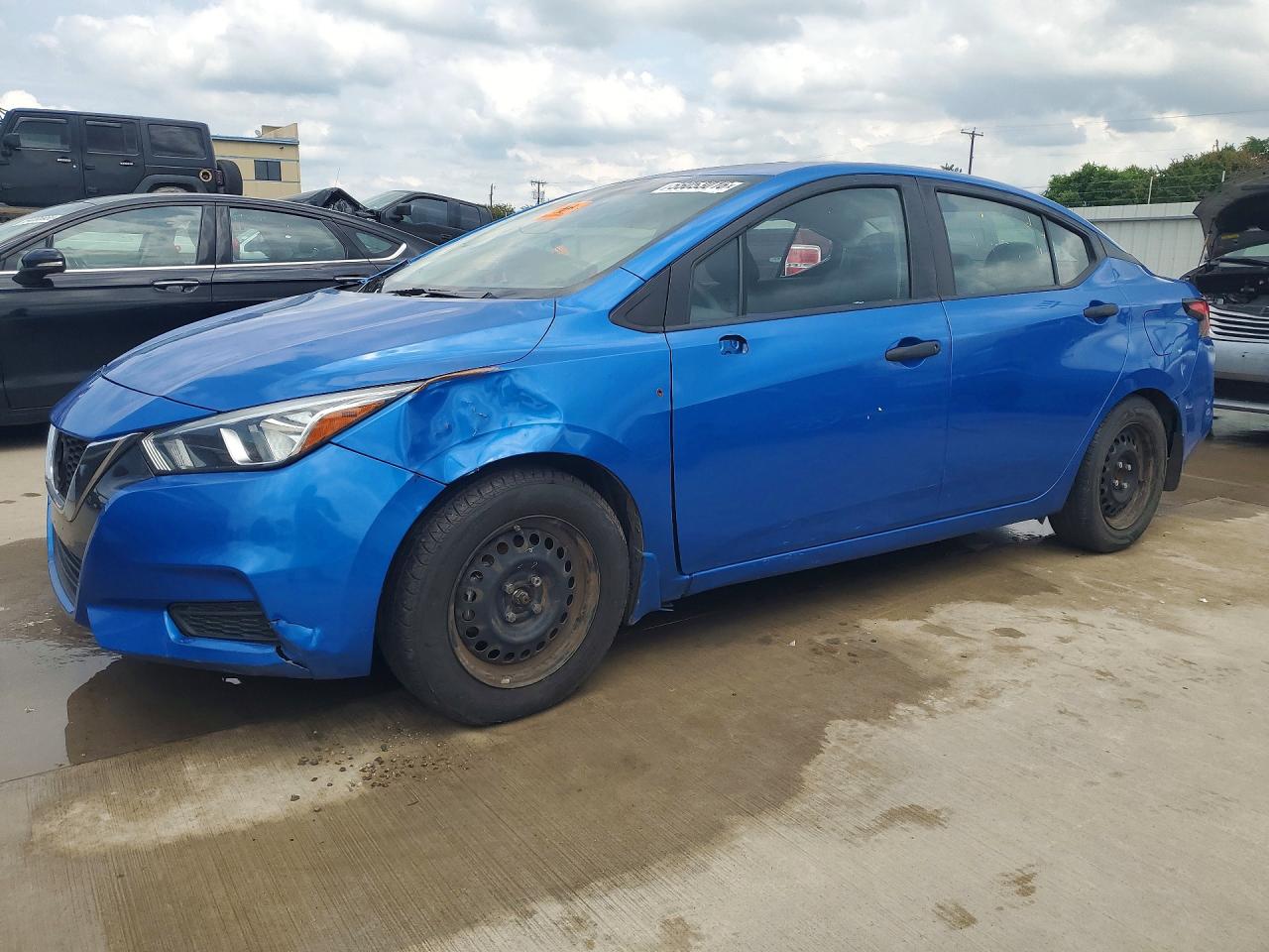 Salvage Nissan Versa Image