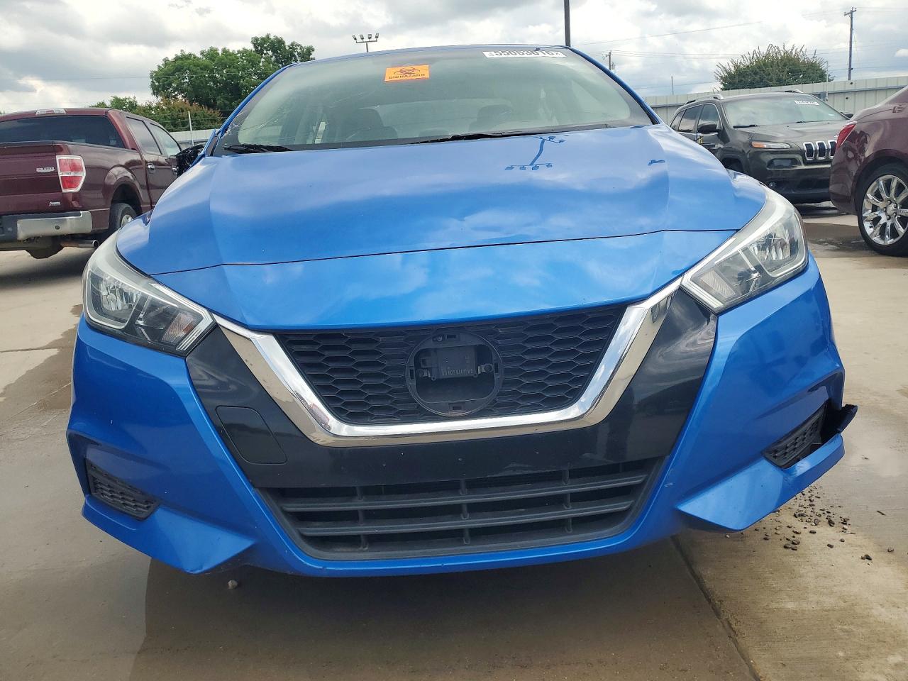 Nissan Versa S