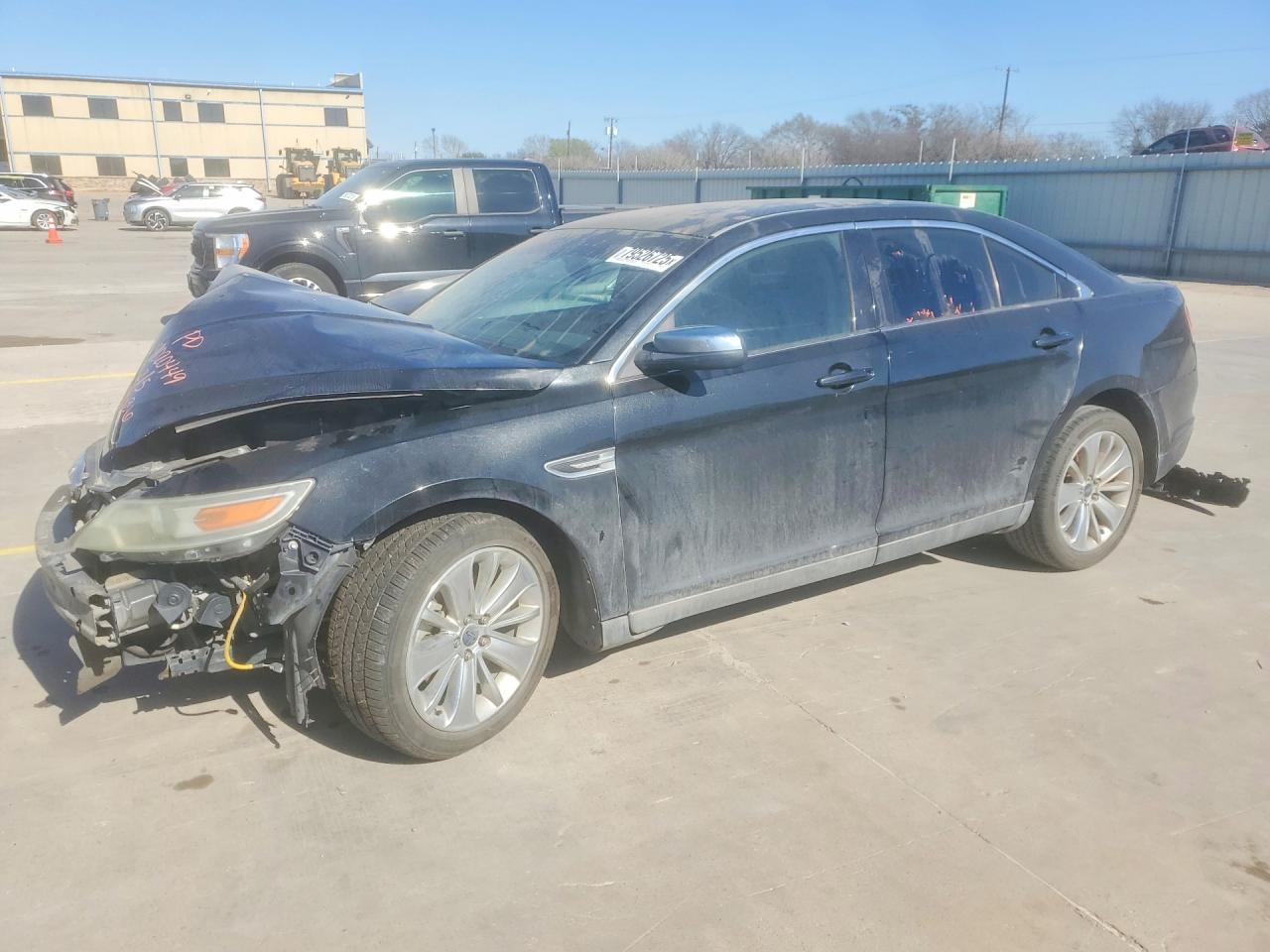 Salvage Ford Taurus Image