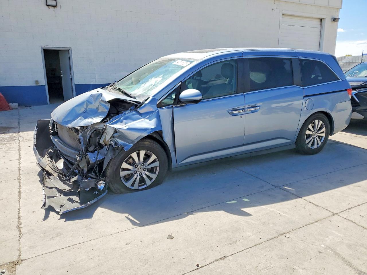 Salvage Honda Odyssey Image