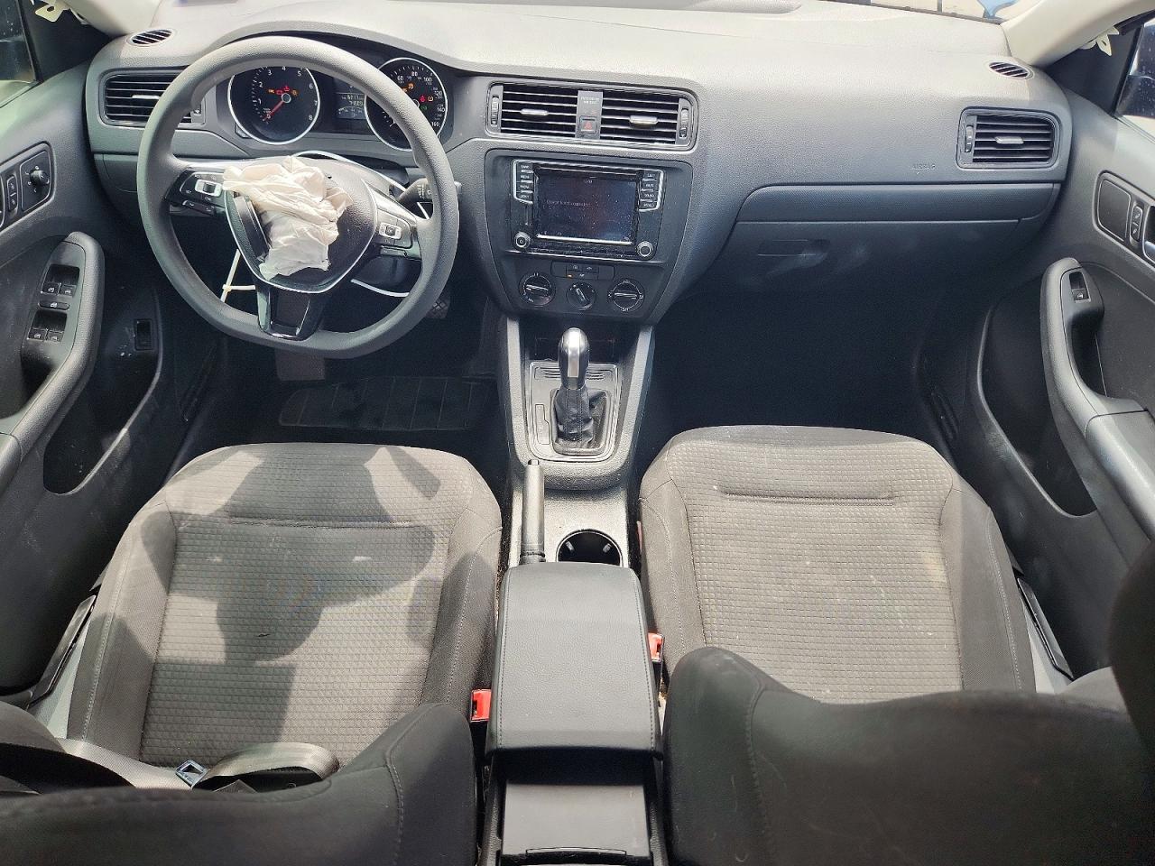 Volkswagen Jetta S