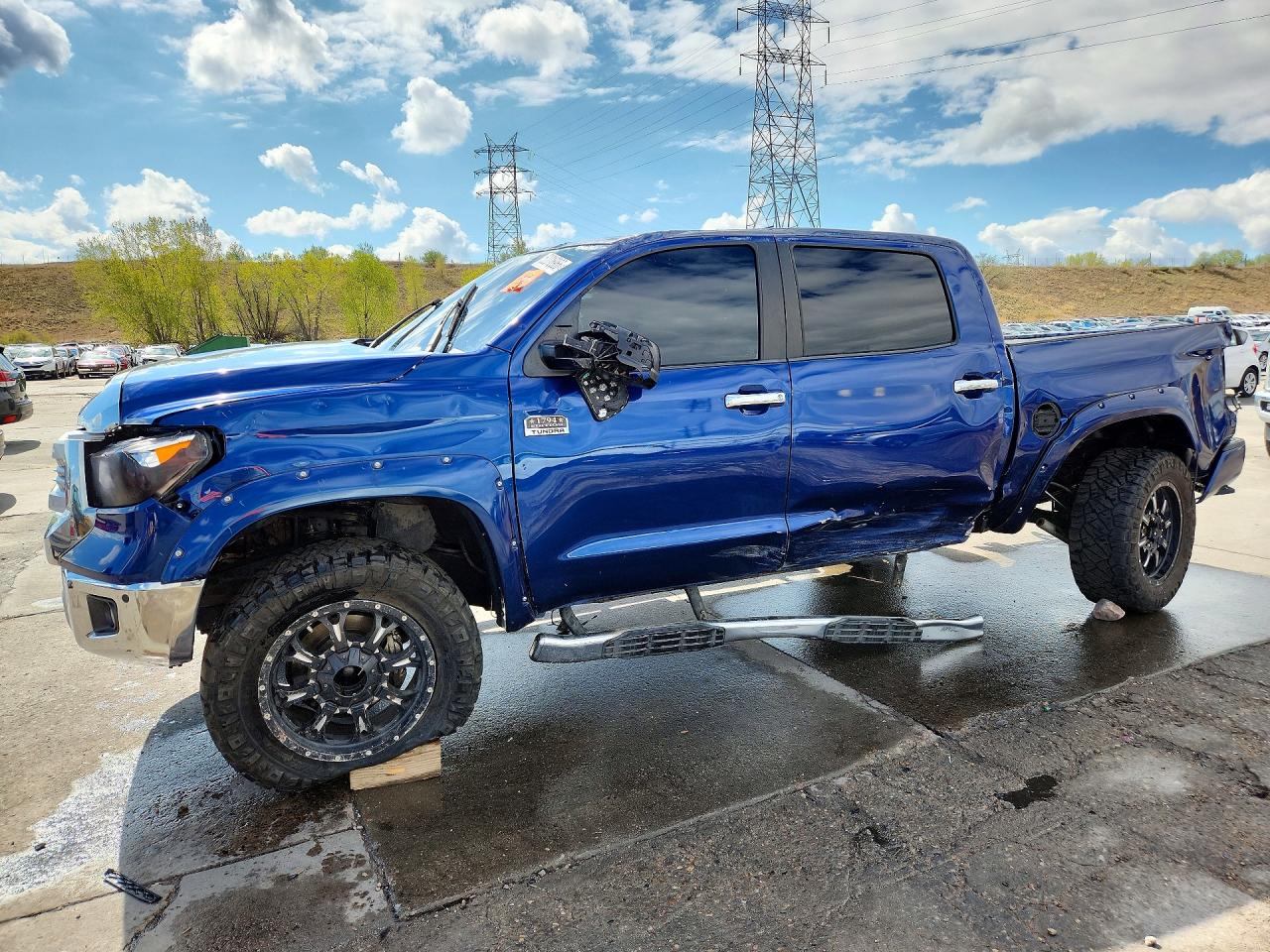 Salvage Toyota Tundra Image