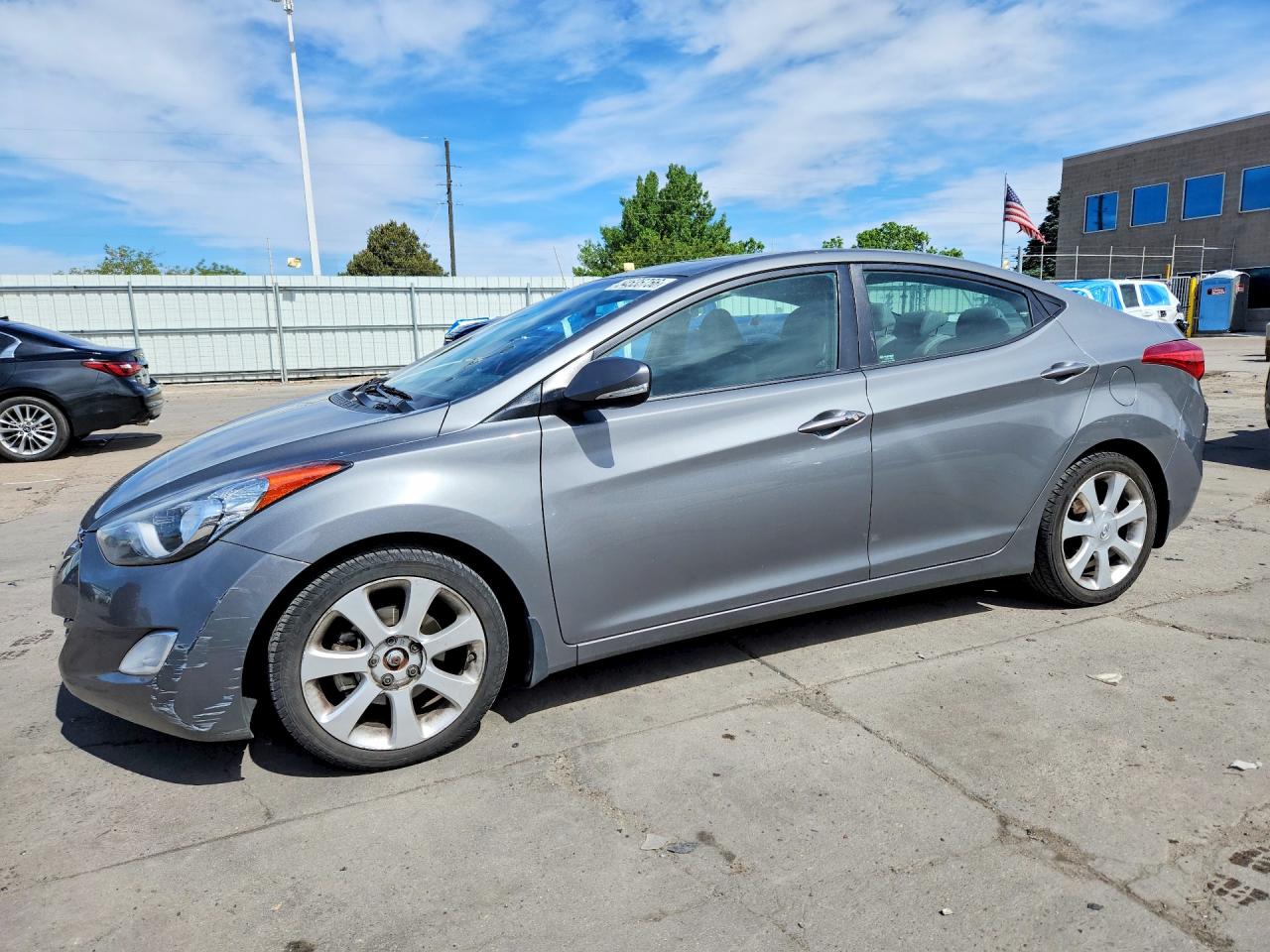 Salvage Hyundai ELANTRA Image
