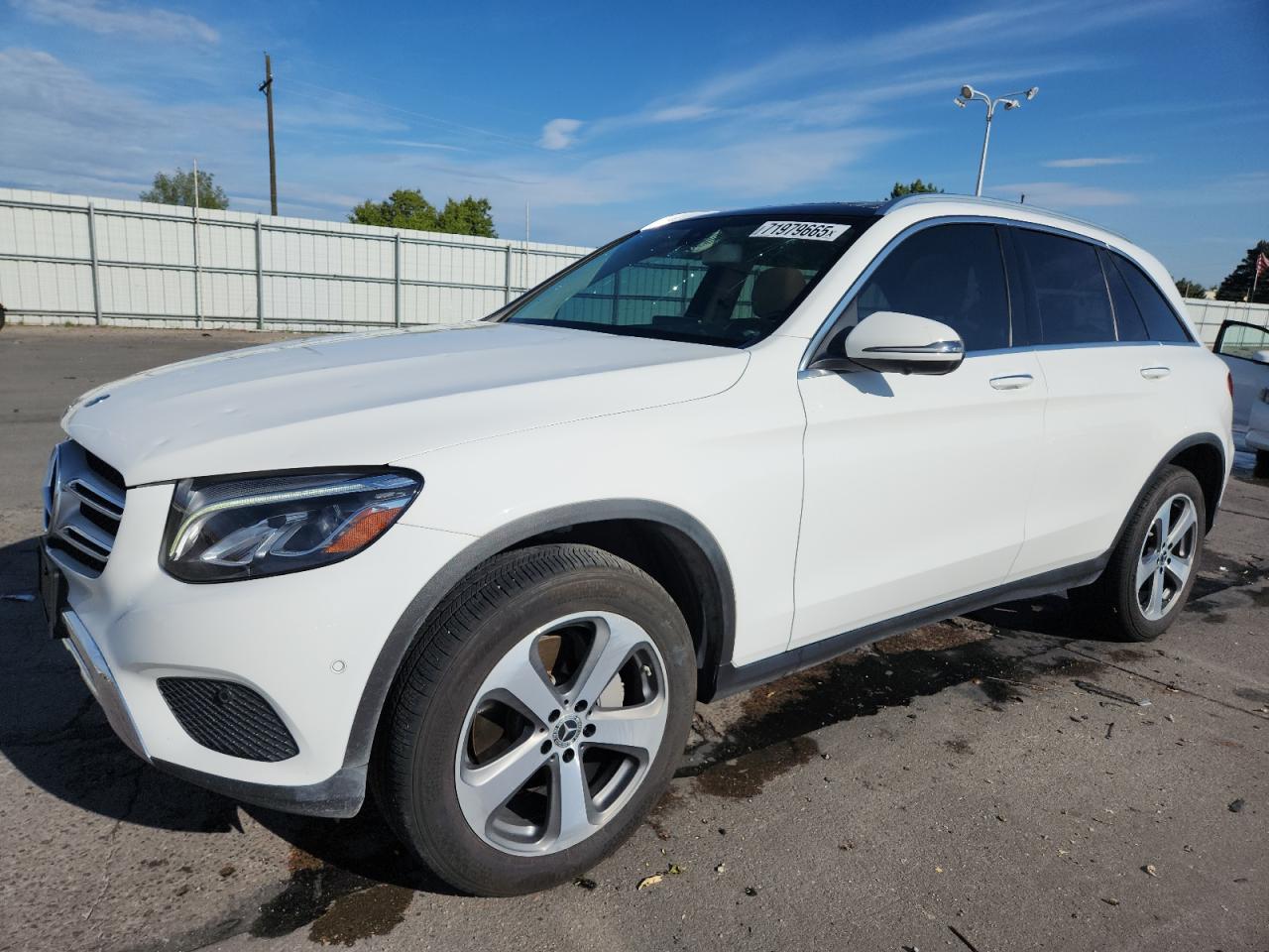 Salvage Mercedes-Benz GLC Image