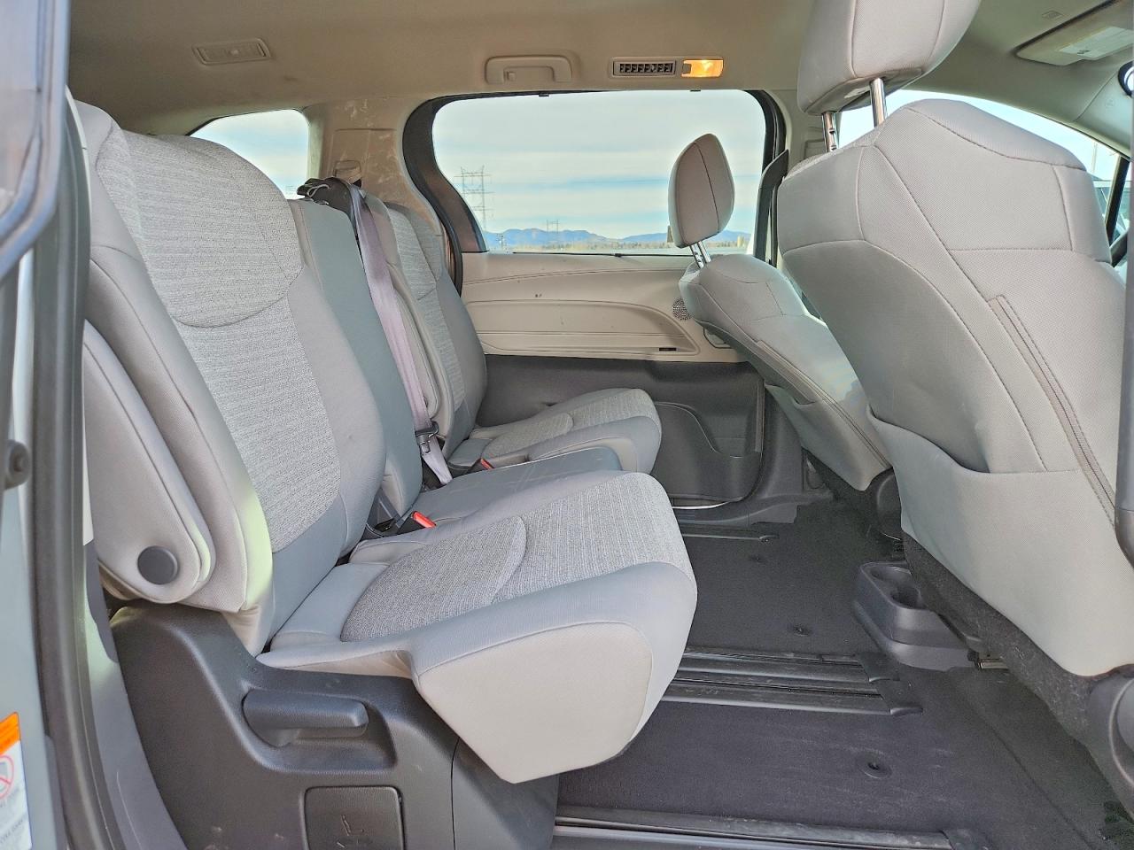 Toyota Sienna Le