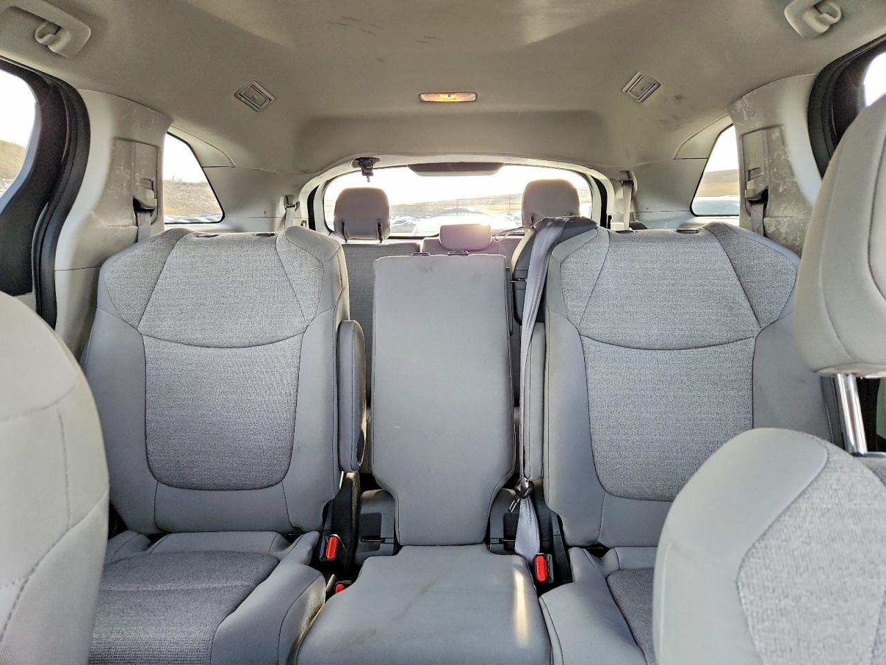 Toyota Sienna Le
