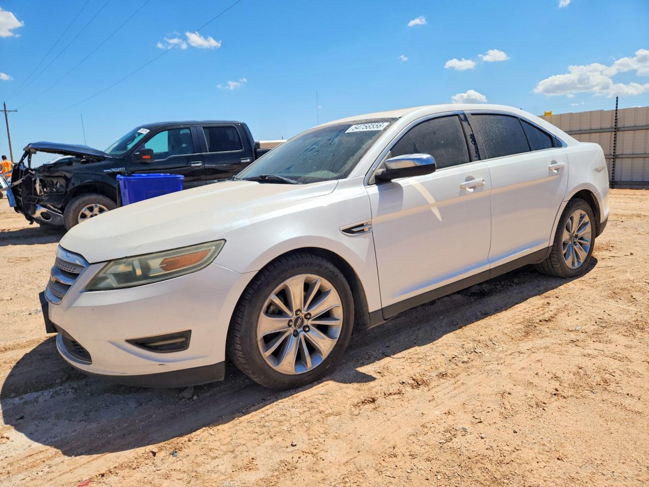 Salvage Ford Taurus Image
