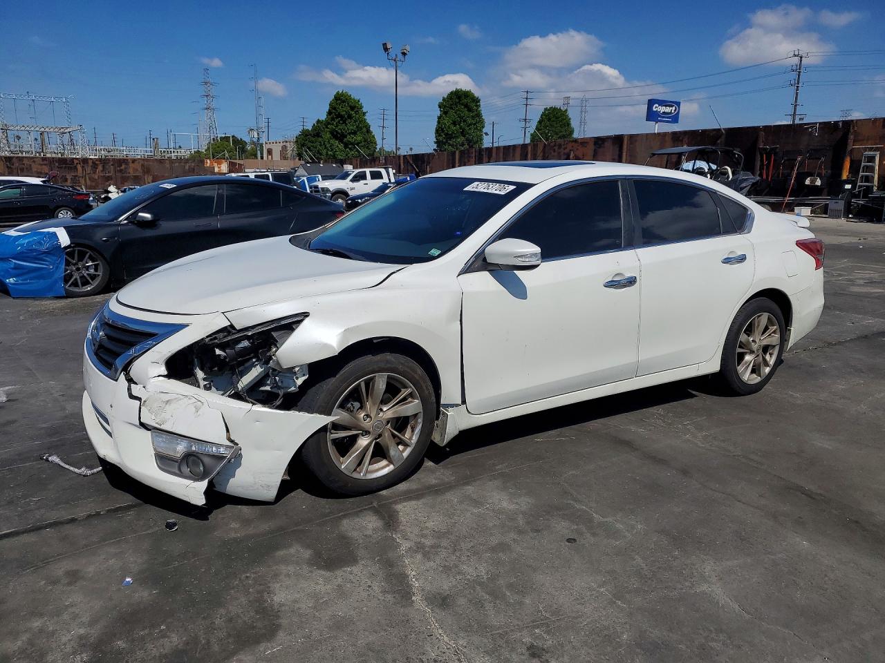 Salvage Nissan Altima Image