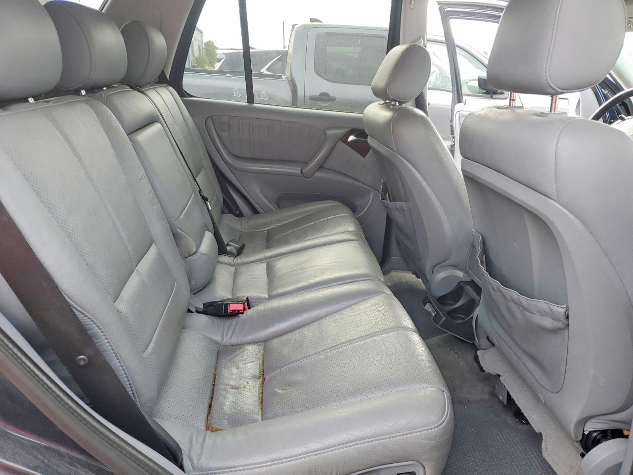 Mercedes-Benz M-Class 320