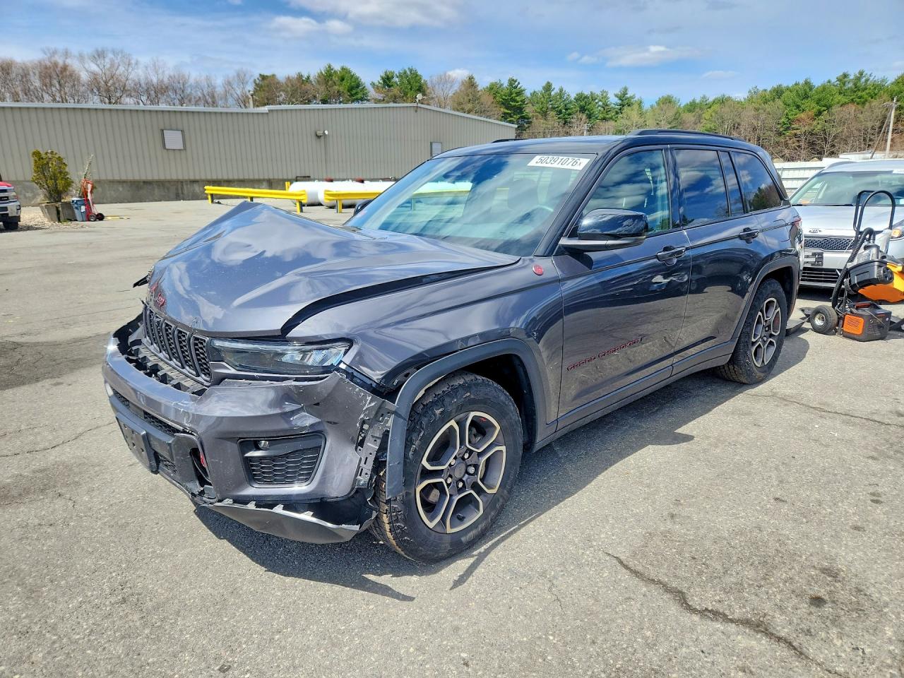 Salvage Jeep Grand Cherokee Image